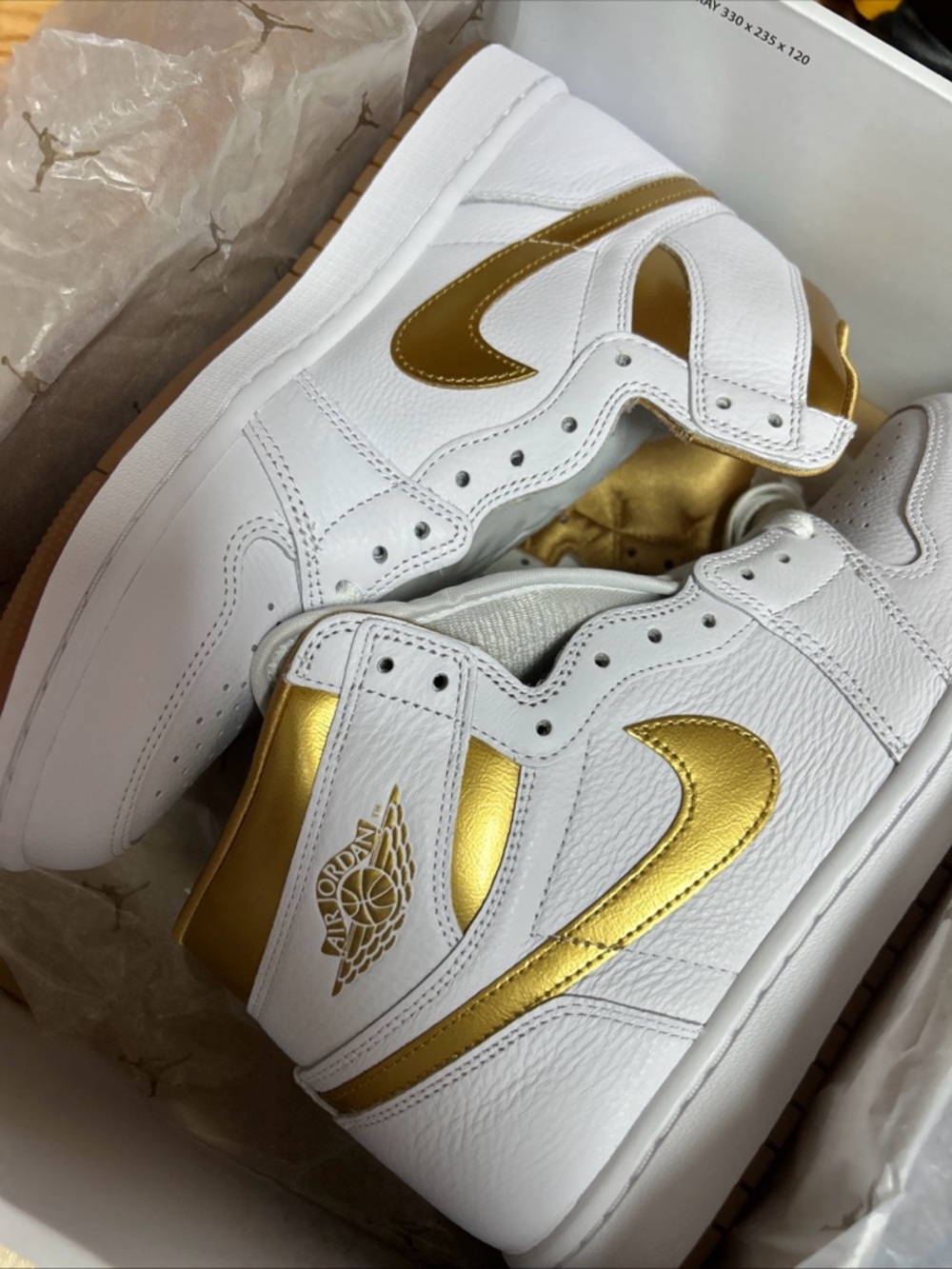 Nike Jordan Air Hightop 1 Retro Women’s Sneakers in White Gold Metallic 10.5